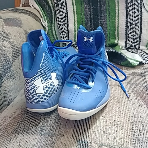 Under Armor Clutchfit tennis shoes - Picture 3 of 5